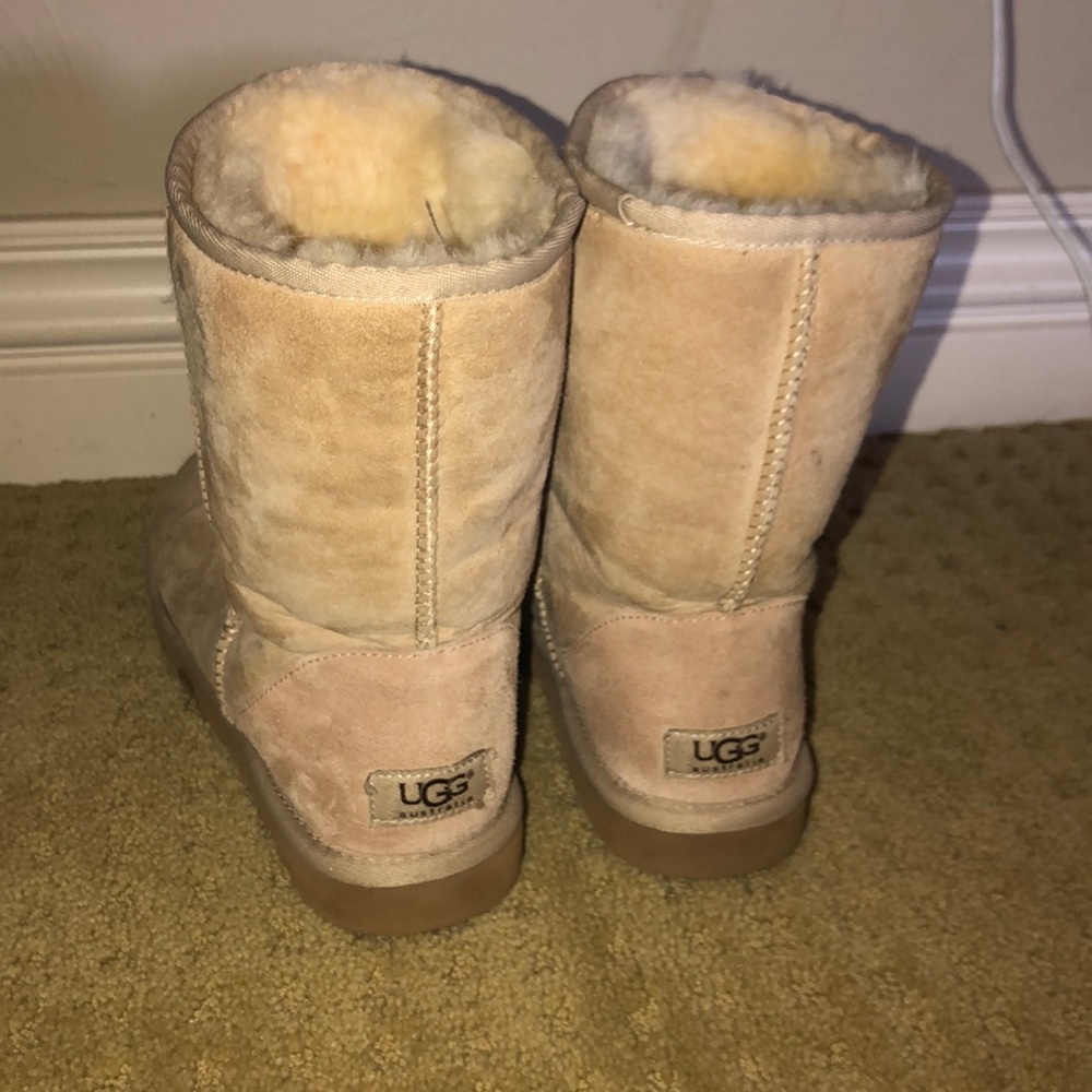 Off white/tan ugg boots